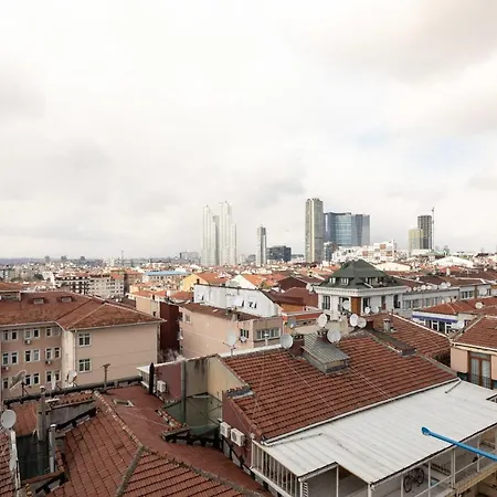 Appartamento Flat W Terrace &City View Close To Metro In Sisli